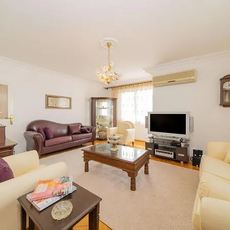Lovely Apartment With Terrace And View In Konyaalti Antalya