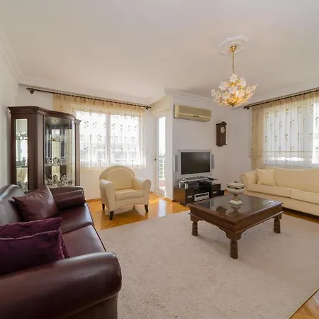 Lovely Apartment With Terrace And View In Konyaalti *