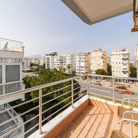 Apartamento Lovely Apartment With Terrace And View In Konyaalti Antália